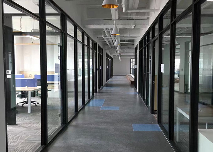 How should you choose the profile for glass partitions? Let the partition manufacturer tell you?