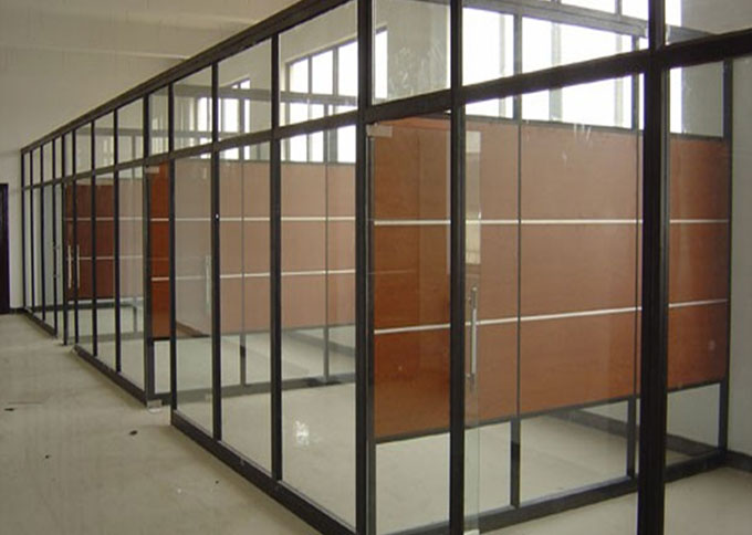 玻璃隔断是如何安装的