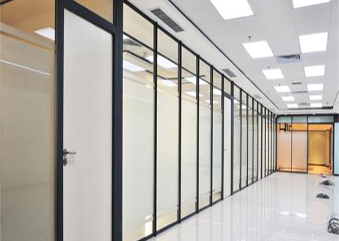玻璃隔断在不同办公区域的不同分隔方式