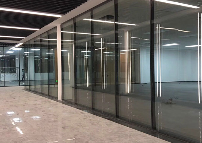 为何选择玻璃办公室隔断？